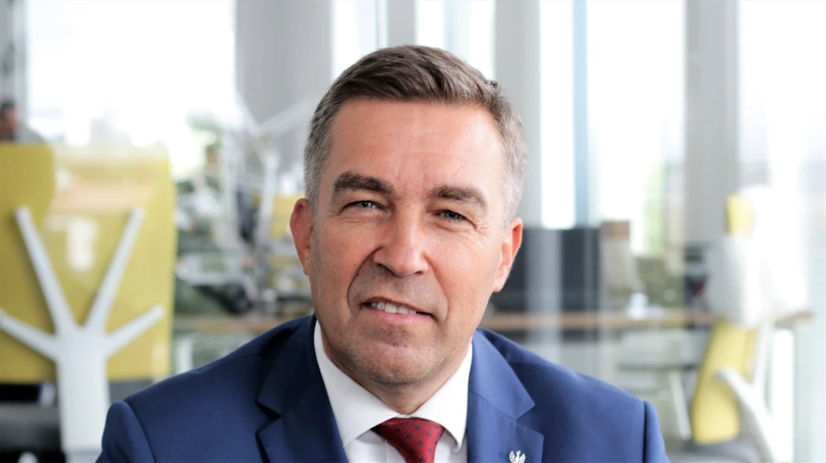 "Szef zawsze jest odpowiedzialny za wszystko, co dzieje się w resorcie, ale za wcześnie na wnioski" - mówi wiceprzewodniczący Porozumienia i poseł klubu PiS Zbigniew Gryglas pytany o to, czy Zbigniew Ziobro jest odpowiedzialny za aferę w Ministerstwie Sprawiedliwości. "Ciągle jeszcze zbyt mało wiemy o tej sytuacji" - tak gość Pawła Balinowskiego odnosi się do sprawy Łukasza Piebiaka, który miał sterować internetową nagonką na sędziów sprzeciwiających się zmianom w wymiarze sprawiedliwości. 