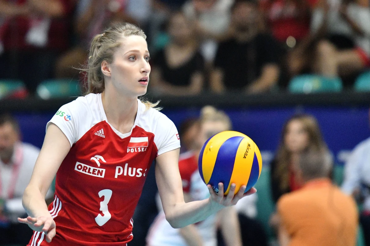 To ostatni dzień przygotowań do startu mistrzostw Europy siatkarek. Biało-czerwone przez cały tydzień trenowały w łódzkiej Atlas Arenie, gdzie rozegrają swoje mecze grupowe. Na początek starcie ze Słowenią, które już jutro wieczorem. O mocnych i słabych punktach naszej reprezentacji – ze środkową Klaudią Alagierską rozmawiał Paweł Pawłowski.