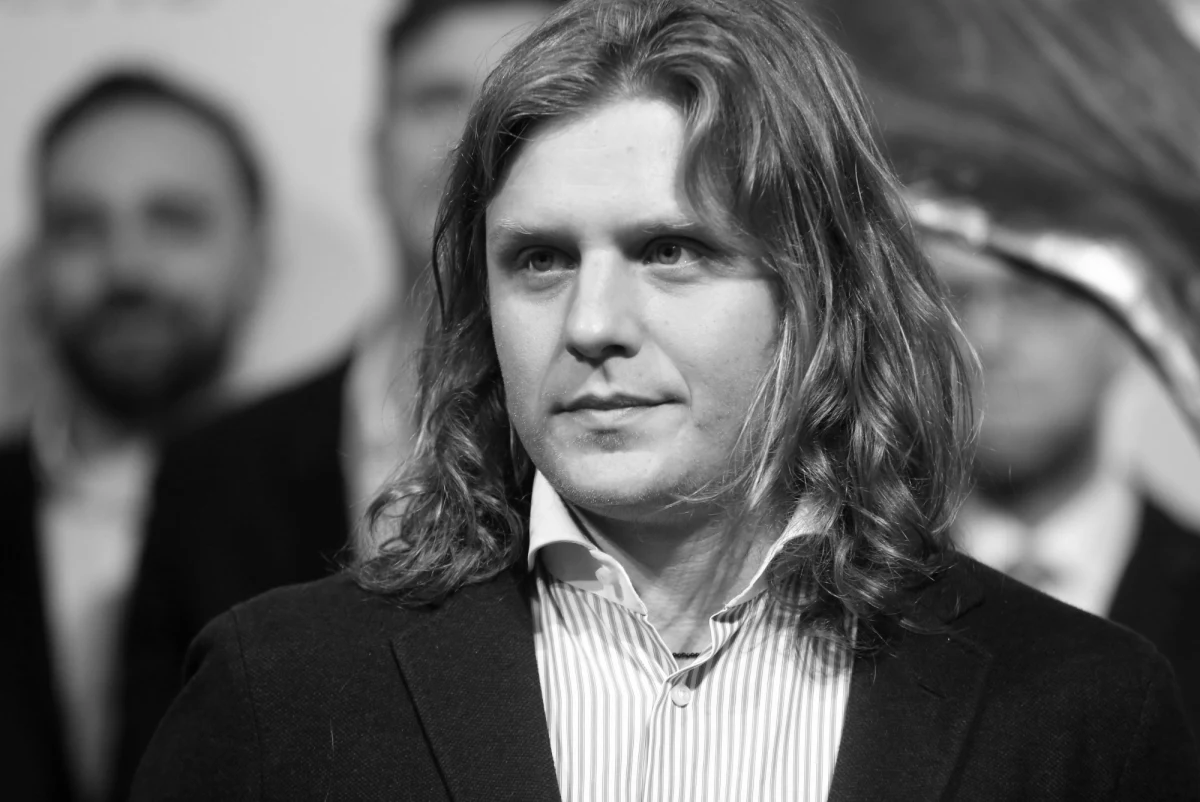 Prokuratura oficjalnie potwierdza: nurkowie odnaleźli ciało Piotra Woźniaka-Staraka – informuje reporter RMF FM Piotr Bułakowski. Znany producent filmowy zaginął w nocy z soboty z niedzielę na Jeziorze Kisajno. Prawdopodobnie wypadł z motorówki. 