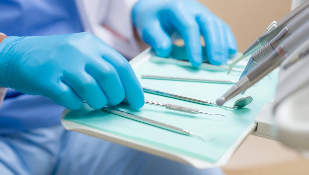 ​66-letni francuski chirurg jest podejrzewany o popełnienie aktów seksualnych wobec 250 dzieci. Maluchy były pacjentami w szpitalu, w którym pracował. Mężczyzna został nazwany "najgorszym pedofilem w historii Francji".