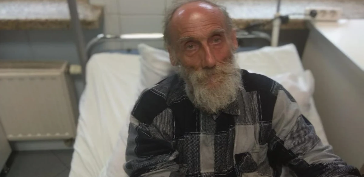 Policja z Limanowej prosi o pomoc w identyfikacji mężczyzny, który w środę rano został odnaleziony przy drodze krajowej nr 28 w miejscowości Zamieście. Funkcjonariuszy zaalarmował zaniepokojony kierowca. 