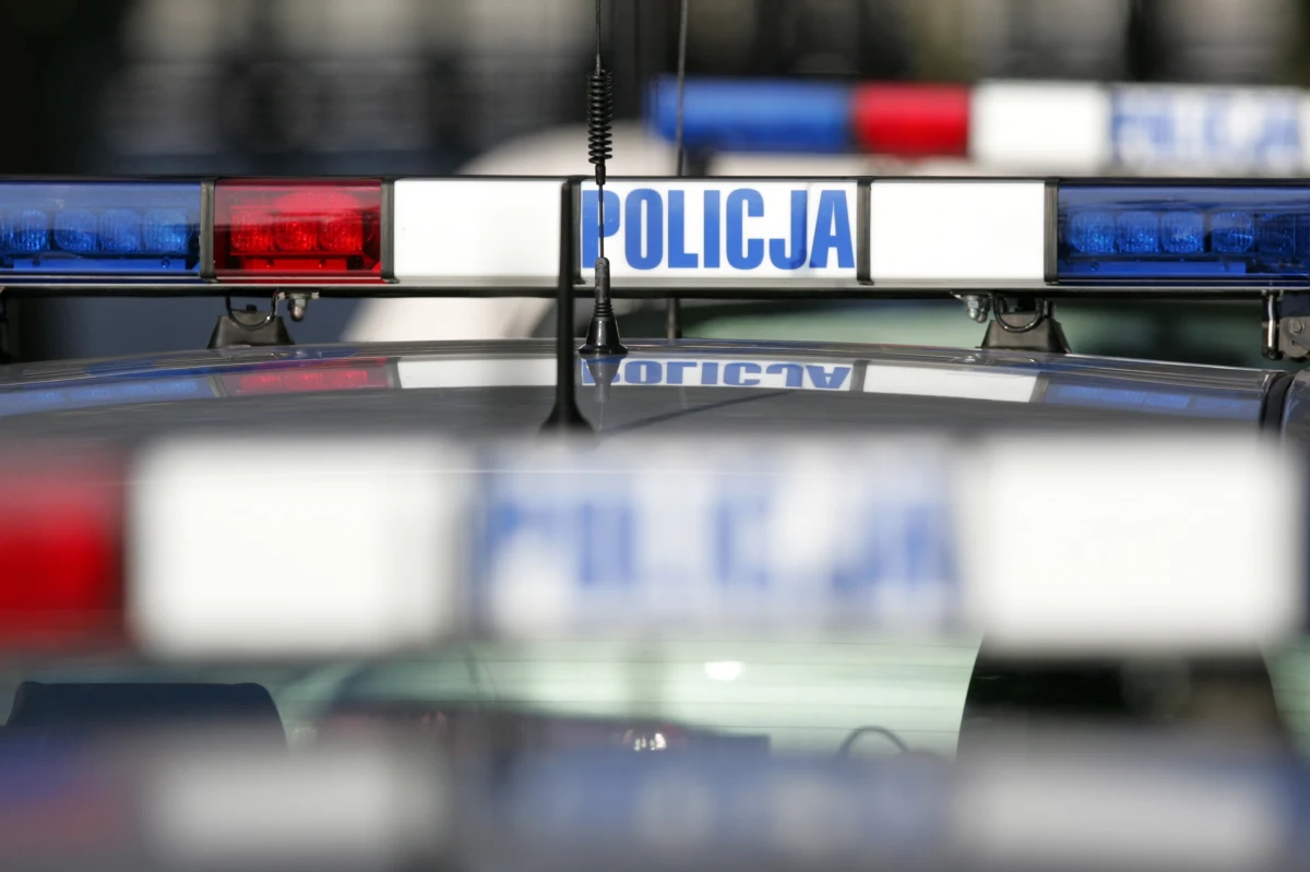 Policja zatrzymała 35-latka podejrzewanego o zaatakowanie nożem dwóch mężczyzn. Do zajścia doszło rano w jednym z ośrodków wypoczynkowych w Sławie. Jeden z pokrzywdzonych zmarł, drugi jest w szpitalu – poinformowała Maja Piwowarska z Komendy Powiatowej we Wschowie.