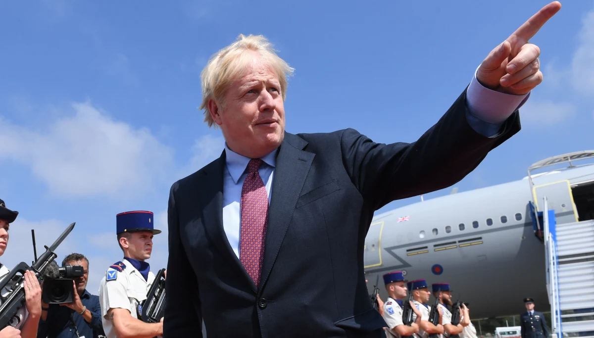 Premier Wielkiej Brytanii Boris Johnson po przylocie do Biarritz na szczyt G7 ostrzegł szefa Rady Europejskiej Donalda Tuska, że będzie on znany jako "Mr No Deal", jeśli nie zgodzi się na zmianę porozumienia o brexicie.