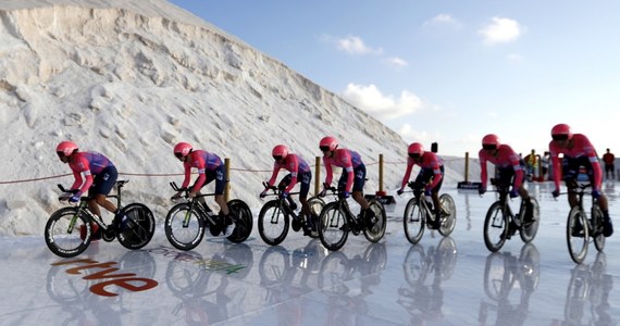 ​Polski team CCC zajął szóste miejsce na pierwszym etapie wyścigu Vuelta a Espana - jeździe drużynowej na czas na odcinku 13,4 km ze startem i metą w mieście Torrevieja. Zwyciężyła Astana, a Kolumbijczyk Miguel Angel Torres został pierwszym liderem.