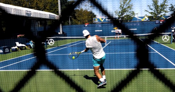 W poniedziałek, w pierwszym dniu wielkoszlemowego turnieju tenisowego US Open, w Nowym Jorku zaprezentuje się troje polskich singlistów. Pierwsza na korcie powinna pojawić się Iga Świątek. Rywalką 18-letniej warszawianki będzie Serbka Ivana Jorovic.