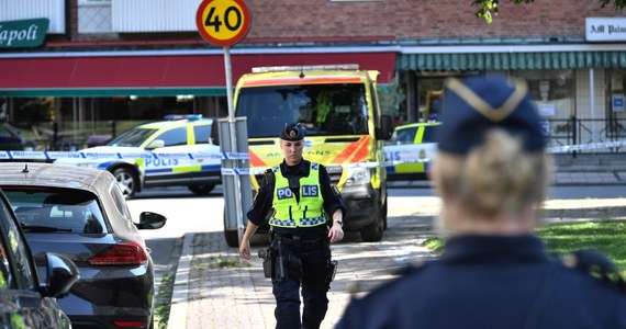 Szwedzka policja zatrzymała mężczyznę, powiązanego ze strzelaniną w Malmö . W biały dzień na ulicy zastrzelona została kobieta. Kiedy bandyta wymierzył w jej kierunku broń, trzymała na rękach niemowlę. 