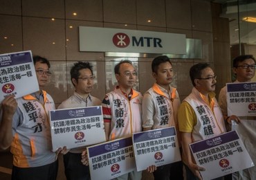 Hongkong: Incydenty z chińską flagą. Milionowe nagrody za wskazanie sprawców