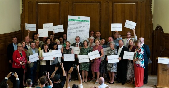 Liderzy brytyjskich partii opozycyjnych przyjęli we wtorek deklarację. Dotyczy ona współpracy na rzecz zablokowania rozważanego przez rząd Borisa Johnsona wyjścia Wielkiej Brytanii z Unii Europejskiej bez umowy.