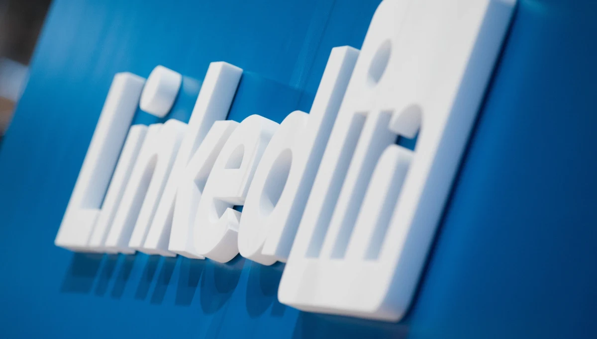 Chińscy agencji kontaktują się przez sieć LinkedIn z tysiącami obywateli innych krajów, w tym z byłymi pracownikami rządów, i próbują pozyskać ich jako szpiegów - podał dziennik "New York Times", powołując się na przedstawicielu wywiadu na Zachodzie.