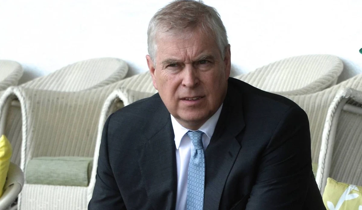 Uwaga brytyjskich mediów ponownie jest skupiona na księciu Andrzeju. To po słowach Amerykanki Virginii Giuffre, która oskarża go o uprawienie z nią seksu, gdy była nastolatką. 