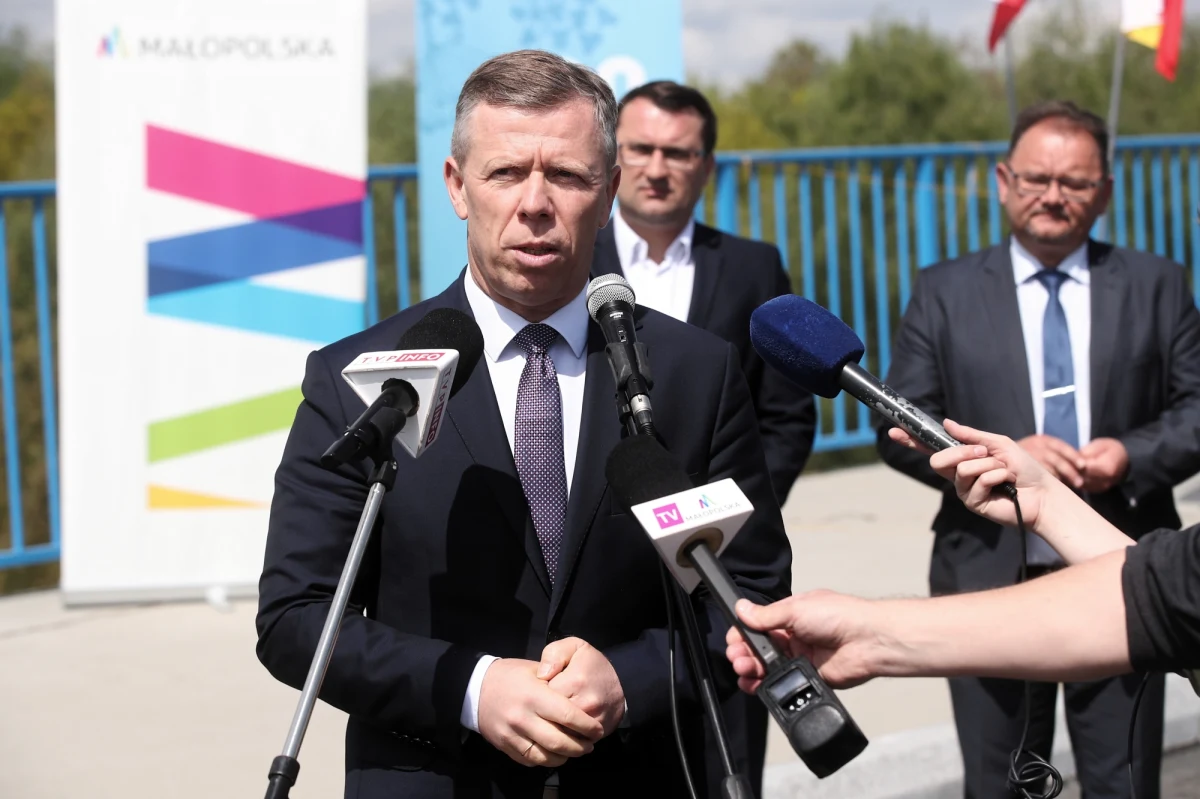 Radni miasta Krakowa zaskarżą do sądu administracyjnego decyzje wojewody o unieważnieniu w całości dwóch uchwał radnych miejskich – o powołaniu komisji nocnego burmistrza i asystenta osoby niepełnosprawnej w miejskich placówkach zdrowia.