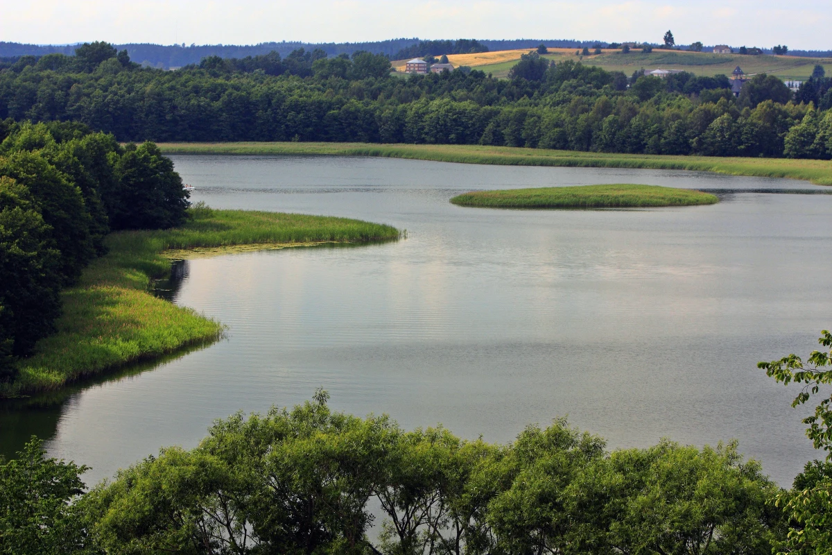 W jeziorze Wigry koło Suwałk strażacy odnaleźli ciało płetwonurka. 46-latek był poszukiwany od wczoraj. 