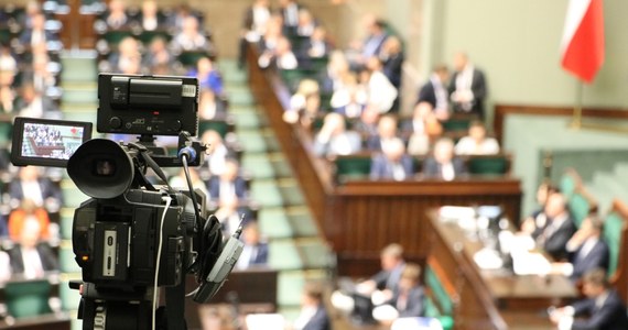 Rządowy projekt ustawy o lotach VIP-ów, wybór nowego prezesa NIK są wśród punktów, którymi posłowie mają zająć się na piątkowym posiedzeniu - wynika ze wstępnego harmonogramu opublikowanego na stronie Sejmu.