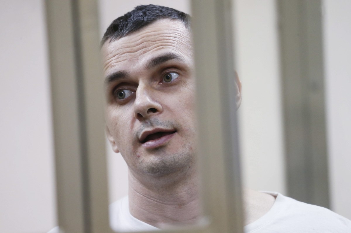Władze Ukrainy zaprzeczyły doniesieniom o dokonanej z Rosją wymianie więźniów. Biuro prezydenta Wołodymyra Zełenskiego oświadczyło, że informacje o zakończeniu tego procesu, które pojawiły się w nocy w mediach, są nieprawdziwe.