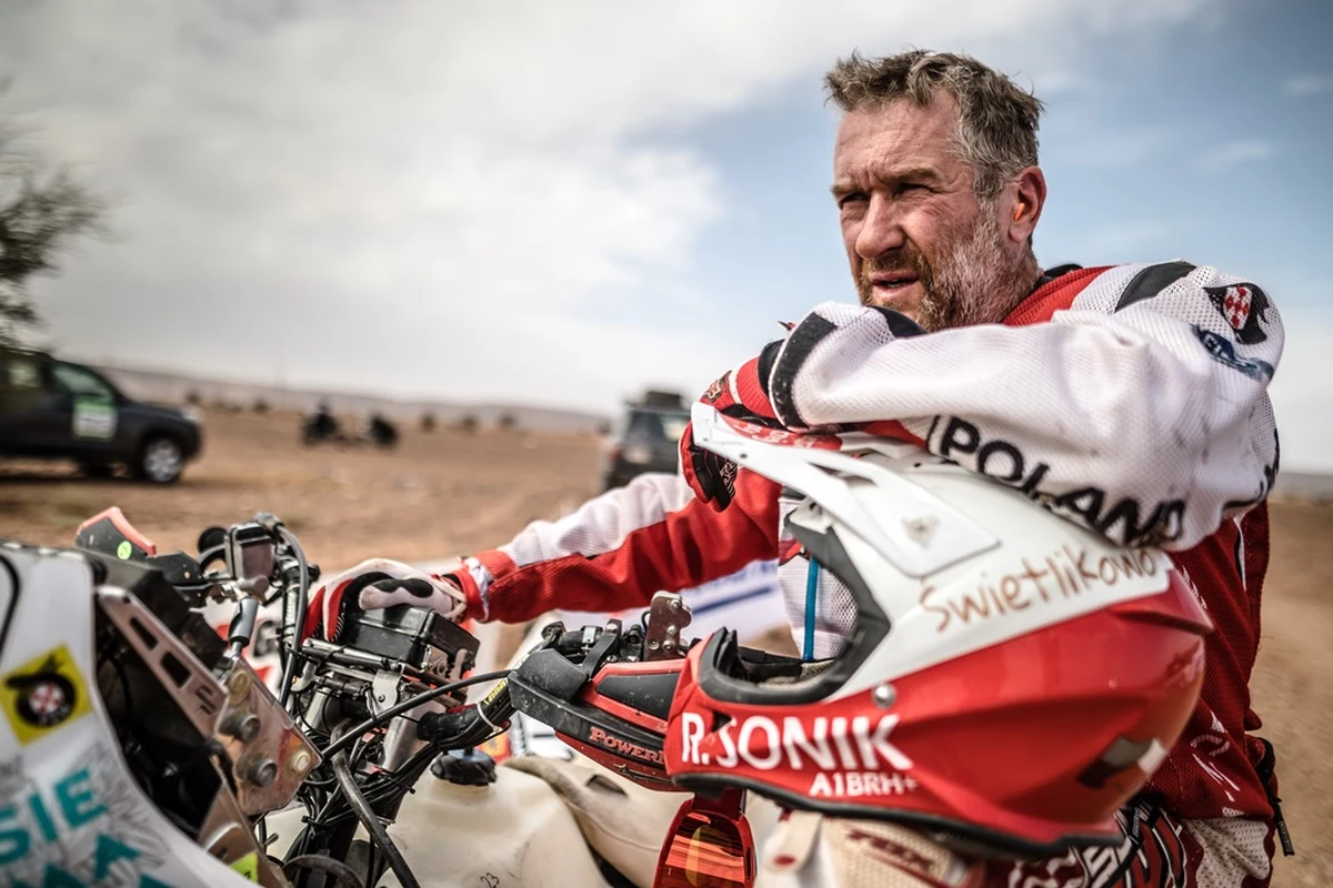 Atacama Rally - trzecia runda tegorocznych zmagań o Puchar Świata FIM w cross-country może okazać się decydująca dla losów rywalizacji. W poprzednich latach Rafał Sonik już dwukrotnie zapewniał sobie trofeum właśnie na piaskach Atakamy. W przyszłym tygodniu postara się dopełnić tradycji. 