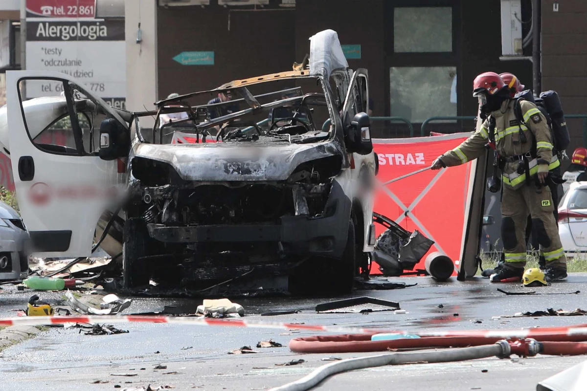 Prokuratura Rejonowa Warszawa Wola wszczęła śledztwo w sprawie wybuchu na Bemowie. Eksplodował tam samochód dostawczy, który przewoził cztery butle z gazem. Zginęły dwie osoby, a trzy zostały ranne. 