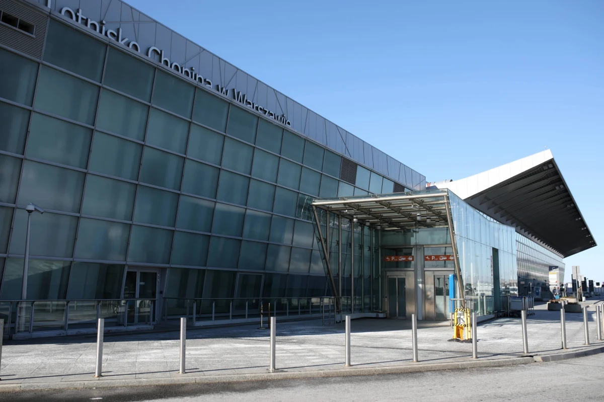 Władze Lotniska imienia Fryderyka Chopina w Warszawie potwierdzają informacje o porannym, awaryjnym lądowaniu samolotu linii Wizzair. Maszyna zawróciła po starcie do Bergamo.