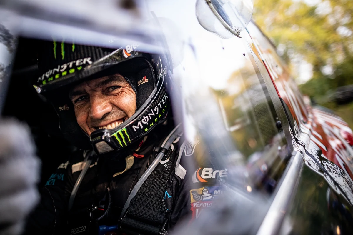 Jadący Mini John Cooper Works Rally Krzysztof Hołowczyc sięgnął po szóste w swojej karierze zwycięstwo w Orlen Baja Poland. Drugą lokatę wywalczył ubiegłoroczny triumfator tych zawodów Jakub Przygoński w bliźniaczym MINI. Podobnie jak w sezonie 2018, trzecią pozycję w polskiej rundzie pucharu świata wywalczyli Władimir Wasiliew i Konstantin Żilcow. Dzięki temu wynikowi Rosjanie zostali nowymi liderami pucharu świata FIA w rajdach Baja.