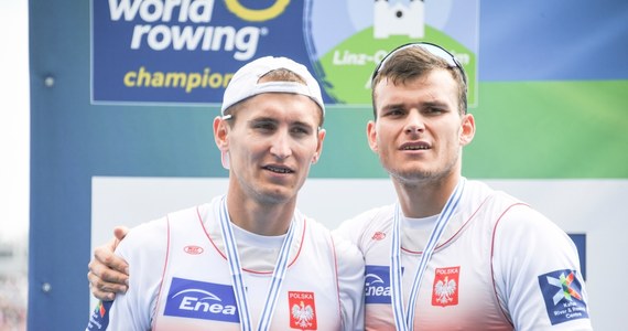 Rywalizujący w dwójce podwójnej Mirosław Ziętarski i Mateusz Biskup zdobyli w Linzu brązowy medal mistrzostw świata. To ich drugi wspólny sukces w imprezie tej rangi - w 2017 roku w Sarasocie wywalczyli srebro.