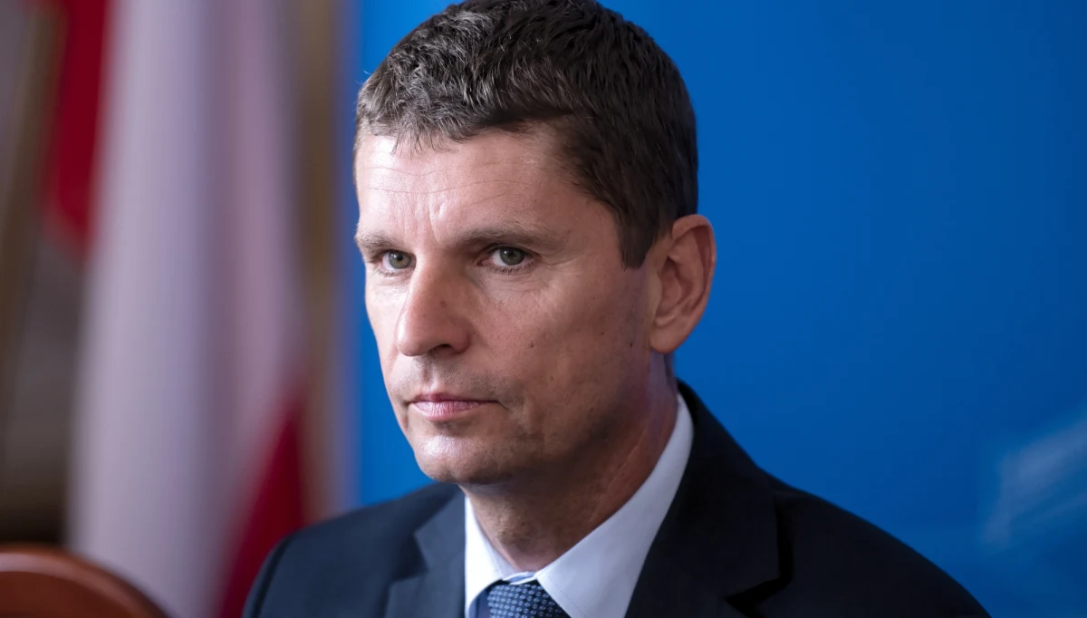 Na konwencji w Lublinie z pewnością będzie zapowiedź dalszej dyskusji, abyśmy wypracowali rozwiązania dotyczące wynagradzania nauczycieli, zwłaszcza tych, którzy dobrze pracują - podkreślił w wywiadzie dla "Dziennika Gazety Prawnej" minister edukacji narodowej Dariusz Piontkowski.