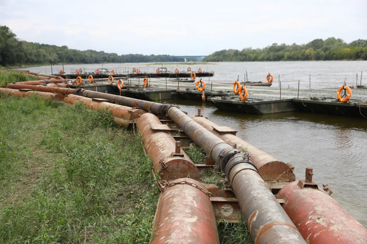 Do Wisły od chwili rozpoczęcia awaryjnego zrzutu nieczystości dostało się już ponad milion metrów sześciennych ścieków ze stołecznego MPWiK - poinformował w komunikacie Główny Inspektorat Ochrony Środowiska.