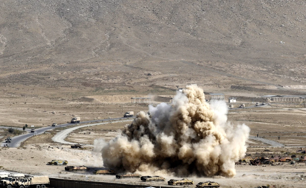 Co najmniej osiem osób zginęło we wtorek w centrum Mali w wyniku eksplozji, gdy autobus pełen pasażerów wjechał na minę - poinformowały miejscowe źródła policyjne.