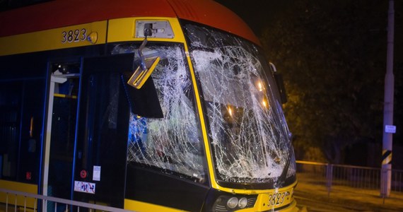 13 osób zostało rannych w zderzeniu dwóch tramwajów w pobliżu zajezdni na warszawskiej Woli. Do wypadku doszło o godz. 20.15 na pętli Cmentarz Wolski.