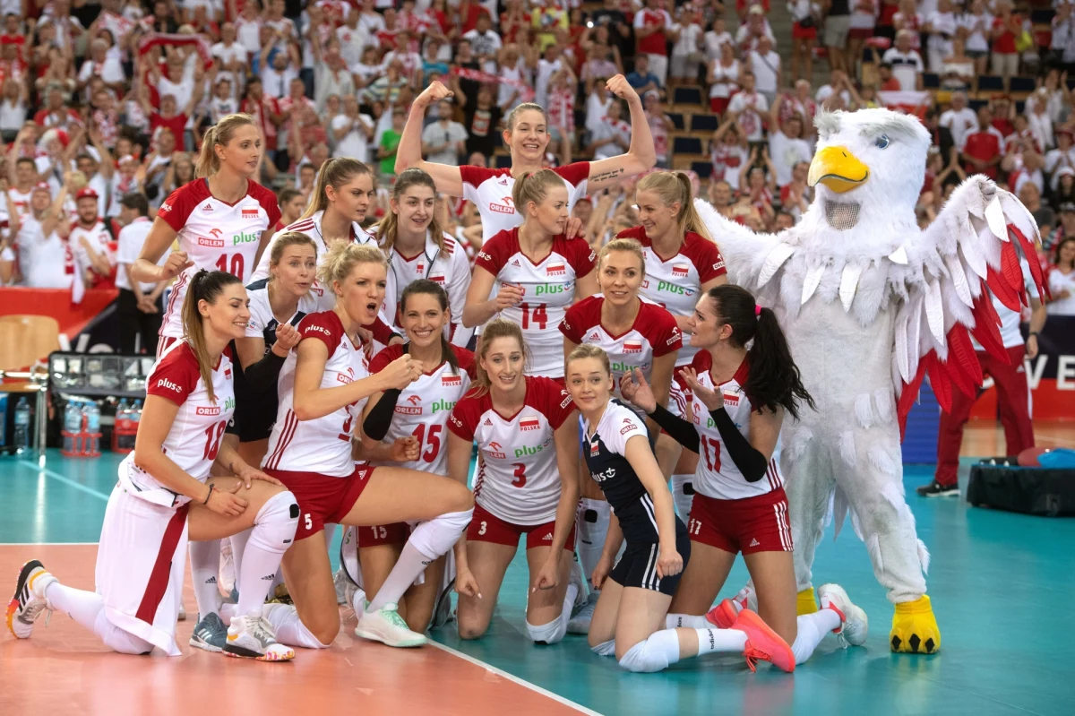 Niepokonana reprezentacja Niemiec będzie w środę rywalem Polek w ćwierćfinale mistrzostw Europy siatkarek. To ostatnia przeszkoda biało-czerwonych przed strefą medalową. "Szanse oceniam 50 na 50" - uważa przed meczem w Łodzi trener kadry Jacek Nawrocki.