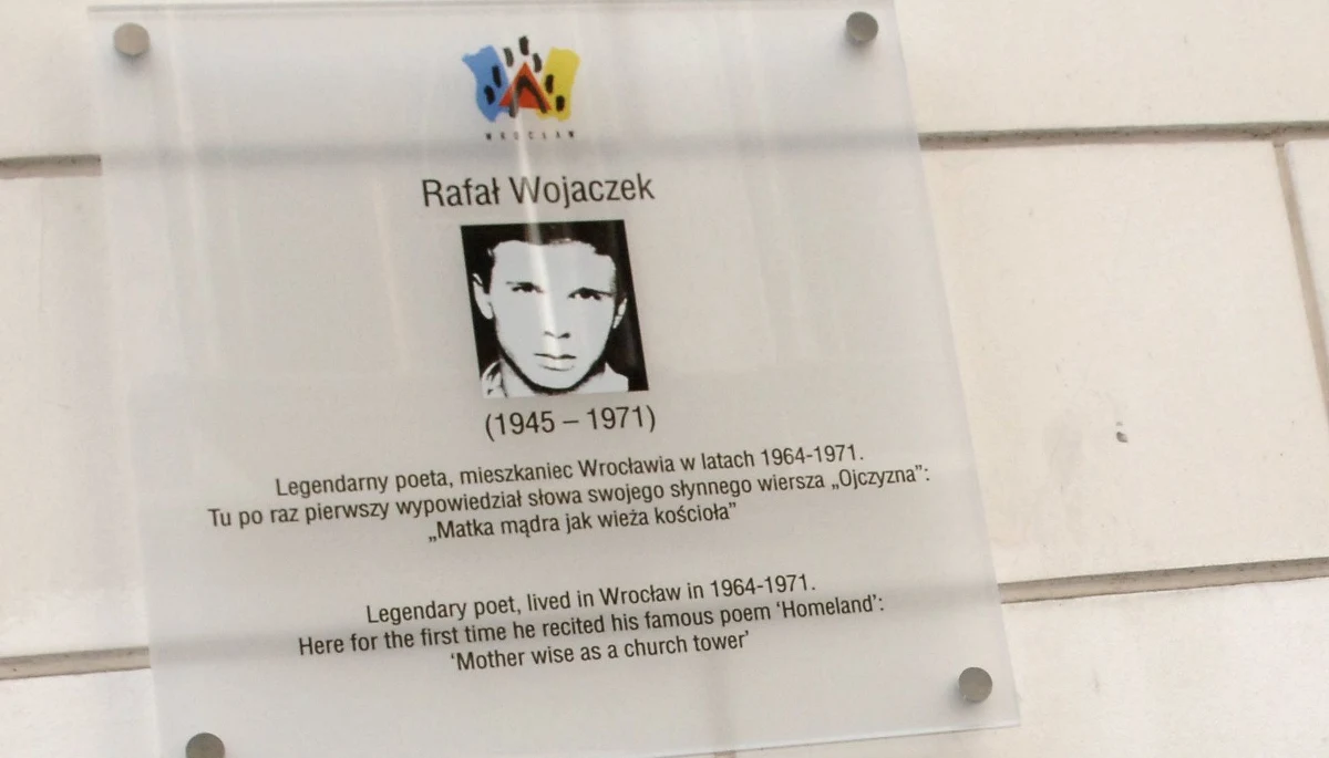 ​Radna PiS z Milkołowa zbulwersowana jest promowaniem poety Rafała Wojaczka przez Instytut Mikołowski. "Nie można sztucznie robić z niego bohatera młodzieży" - ocenia. Pracownicy instytutu wypominają jej "słaby wgląd" w twórczość artysty.