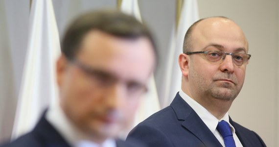 Ministerstwo Sprawiedliwości nie odpowiedziało na jedno z kluczowych pytań prezesa Urzędu Ochrony Danych Osobowych w sprawie afery hejterskiej - dowiedział się reporter RMF FM Patryk Michalski. Resort Zbigniewa Ziobry nie wyjaśnił czy, ministerstwo gromadziło dane osobowe sędziów, ich rodzin i bliskich im osób, które następnie mogły zostać przekazane nieuprawnionym osobom i wykorzystywane do akcji hejterskiej. 