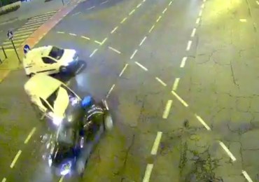 Śmiertelny wypadek w Krakowie. Wjechał na skrzyżowanie na czerwonym świetle [DRAMATYCZNE NAGRANIE]