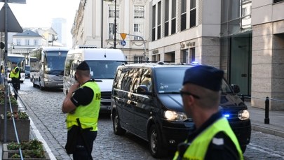 Realne zagrożenie czy głupi żart? Grozili zamachem podczas obchodów w Warszawie