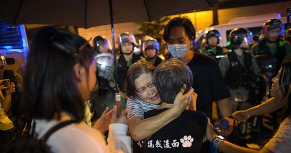 Szefowa władz Hongkongu Carrie Lam ogłosiła, że wycofa budzący olbrzymie niezadowolenie społeczne projekt nowelizacji przepisów ekstradycyjnych. Nie przychyliła się jednak do pozostałych czterech postulatów z protestów, trwających tam od trzech miesięcy.
