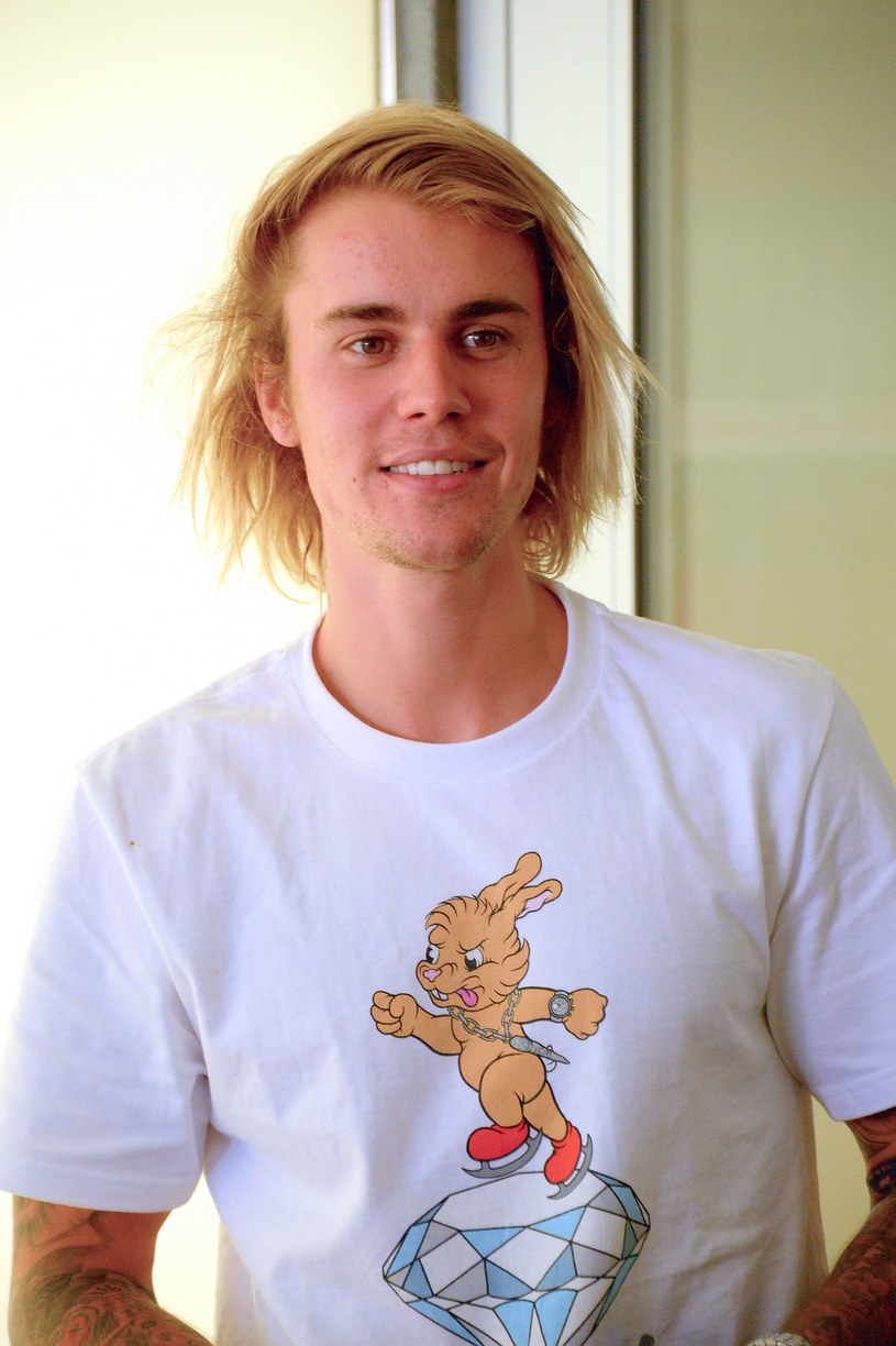 Kanadyjski gwiazdor pop Justin Bieber odkrył właśnie, że ma w rodzinie słynnego aktora! Jego dalekim krewnym okazał się urodzony w Ontario, dwukrotnie nominowany do Oscara Ryan Gosling.