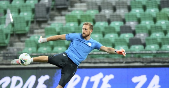 Bramkarz i największa gwiazda reprezentacji Słowenii Jan Oblak uważa Roberta Lewandowskiego za "piłkarza kompletnego". "To jeden z najlepszych napastników w Europie" - mówił o kapitanie polskiej kadry na konferencji prasowej. Obie reprezentacje zmierzą się w piątek w meczu eliminacji mistrzostw Europy.