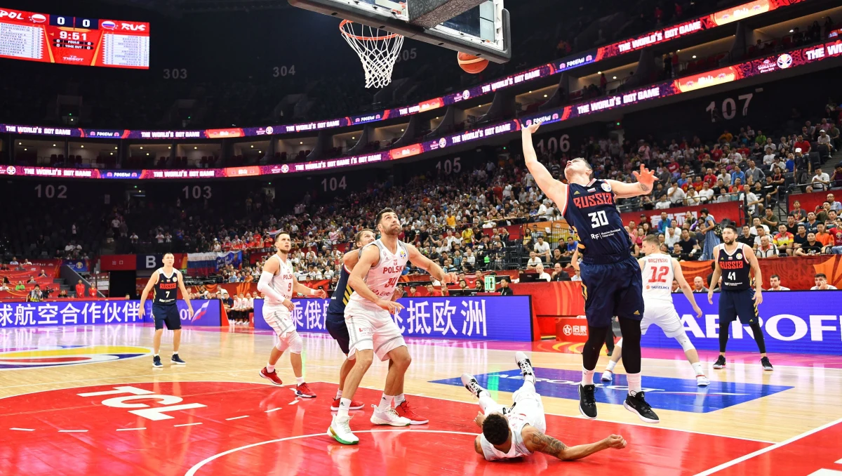 Polscy koszykarze wygrali z Rosją 79:74 w meczu drugiej fazy mistrzostw świata w Chinach. Przed biało-czerwonymi jeszcze mecz z Argentyną. 