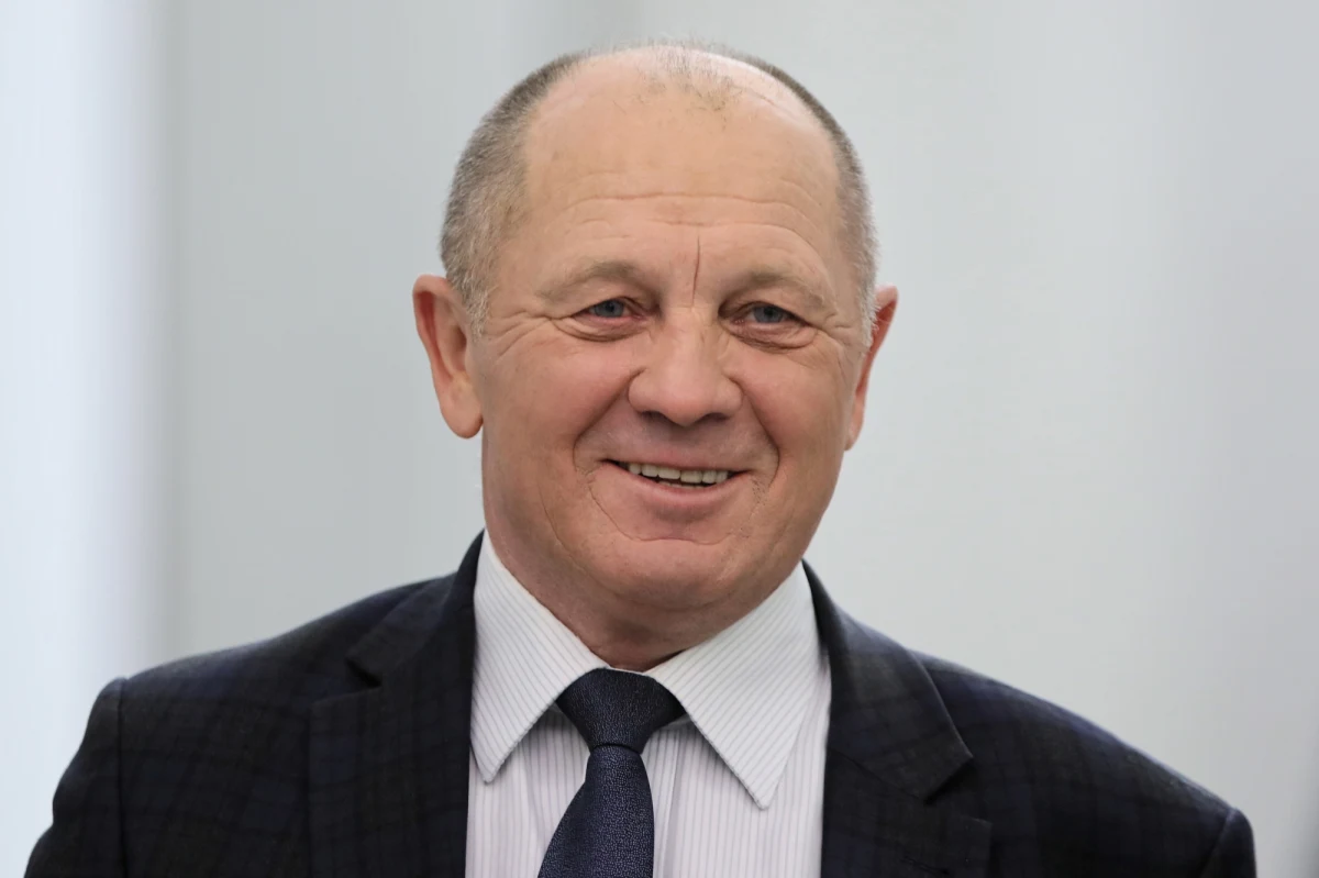 "Widać, że KO będzie bardzo mocno konkurować o elektorat z lewicą. Widać mało konkurencyjnych koncepcji i pomysłów w stosunku do tego, co już zaproponowało PiS" – tak poseł PSL Marek Sawicki skomentował w rozmowie z PAP piątkową prezentację program Koalicji Obywatelskiej. "Kwestia in vitro, kwestie zrównania płac kobiet i mężczyzn, to są postulaty, które na swoich sztandarach ma także lewica" – zauważył.