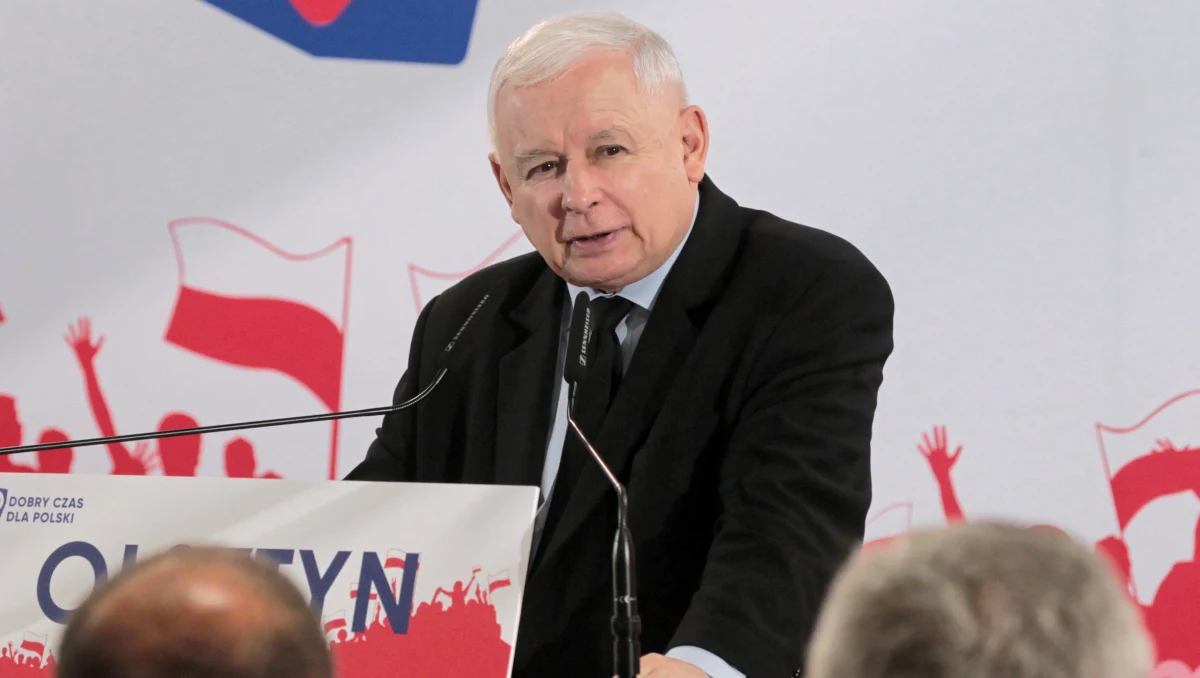 "Mój stosunek do wyniku pani Kidawy-Błońskiej jest idealnie obojętny" - powiedział wywiadzie dla "Super Expressu" prezes PiS Jarosław Kaczyński, komentując swój pojedynek z Małgorzatą Kidawą-Błońską w stolicy. "Najbardziej zależy mi na zwycięstwie partii" - podkreślił.