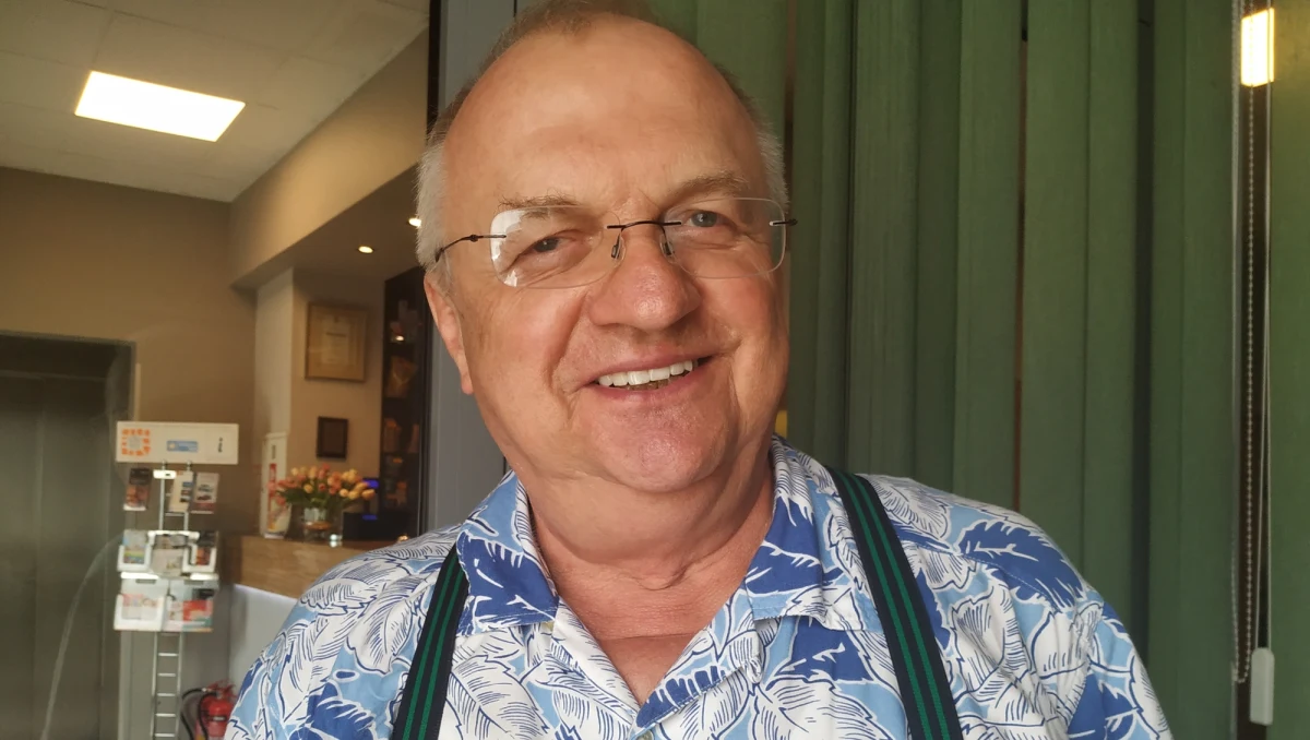 "Pamiętając o sukcesach polskiej matematyki w okresie międzywojennym, nie możemy zapominać o tym, co stało się z nią w okresie niemieckiej i sowieckiej okupacji" – mówi RMF FM prof. Tadeusz Iwaniec z Syracuse University. Gość jubileuszowego zjazdu matematyków polskich w stulecie Polskiego Towarzystwa Matematycznego przekonuje jednak, że tradycja pozostaje motorem rozwoju polskiej matematyki, a teraz polscy matematycy cieszą się w świecie wysoką renomą. Prof. Iwaniec uważa, że matematycy powinni szukać praktycznych zastosowań dla swej teoretycznej pracy. W rozmowie z Grzegorzem Jasińskim przekonuje, że polscy matematycy pracujący za granicą będą wracać do kraju i włączą się w budowę innowacyjnej gospodarki, jeśli stworzy się dla nich odpowiednie warunki. 