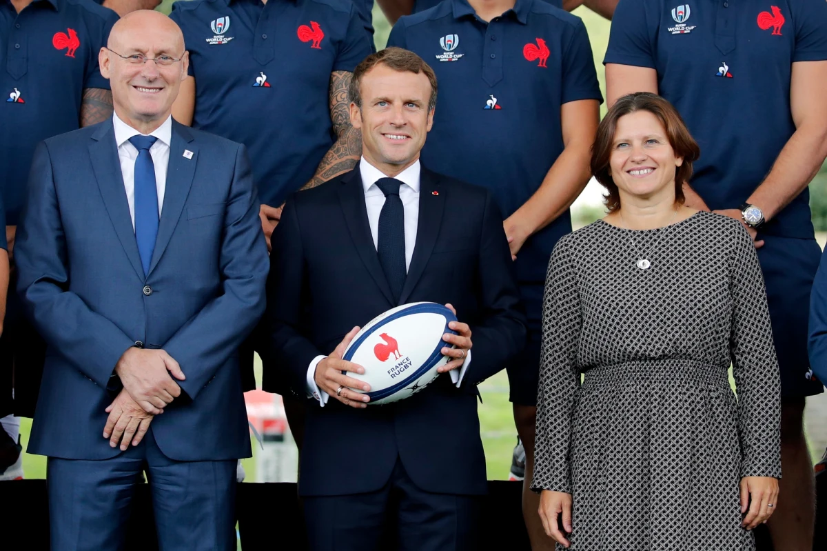 Dziennik "Le Monde" pisze w sobotę o zwrocie prezydenta Francji Emmanuela Macrona w kierunku Rosji. W poniedziałek w Moskwie spotkają się ministrowie spraw zagranicznych oraz - pierwszy raz od aneksji Krymu w 2014 roku - szefowie resortów obrony obu państw.