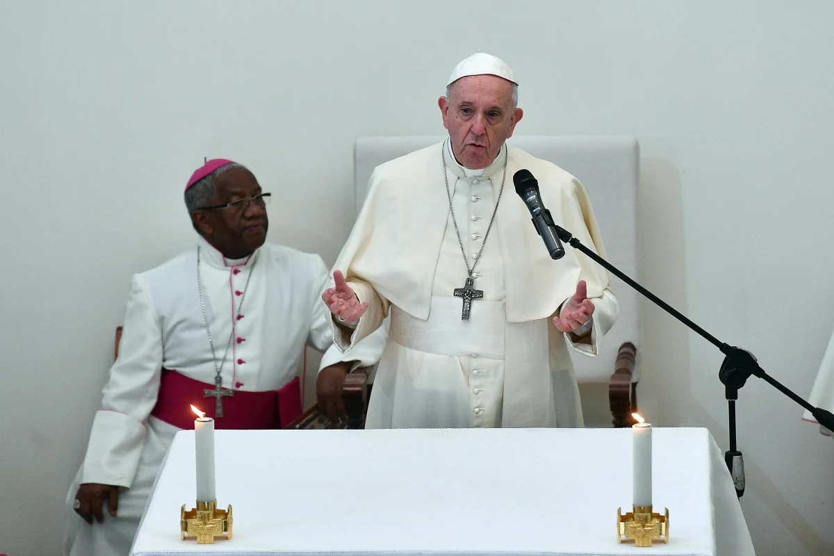 Papież Franciszek powiedział w sobotę na Madagaskarze, że brak księży i kryzys powołań prowadzą czasem do tego, że do seminariów przyjmowani są "niemoralni" kandydaci. Podkreślił, że szczególnie poważna sytuacja panuje w niektórych krajach Europy.