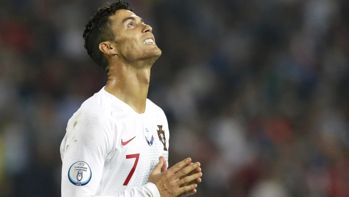 Media podają, że Cristiano Ronaldo na kontrakcie z marką Nike, który podpisał w 2016 roku, zarobi 162 mln euro. Portugalczyk umowę ze sponsorem zawarł na 10 lat.
