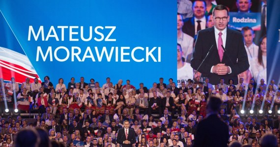 O debacie z Małgorzatą Kidawą-Błońską można myśleć, jak opozycja pokaże program; cokolwiek, co spełni elementarne warunki poważnej propozycji - powiedział premier Mateusz Morawiecki w wywiadzie dla "Sieci". W rozmowie z tygodnikiem opublikowanej w poniedziałek szef rządu zaznaczył, że każdy ma prawo głosować, na kogo chce. "I się nie dziwię, że opozycja obiecuje dzisiaj już naprawdę wszystko każdemu, bo co jej pozostało?" - dodał. 