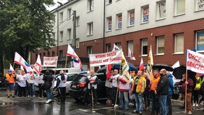 Protest hutników z Częstochowy. "Chcemy inwestora, nie likwidatora" 