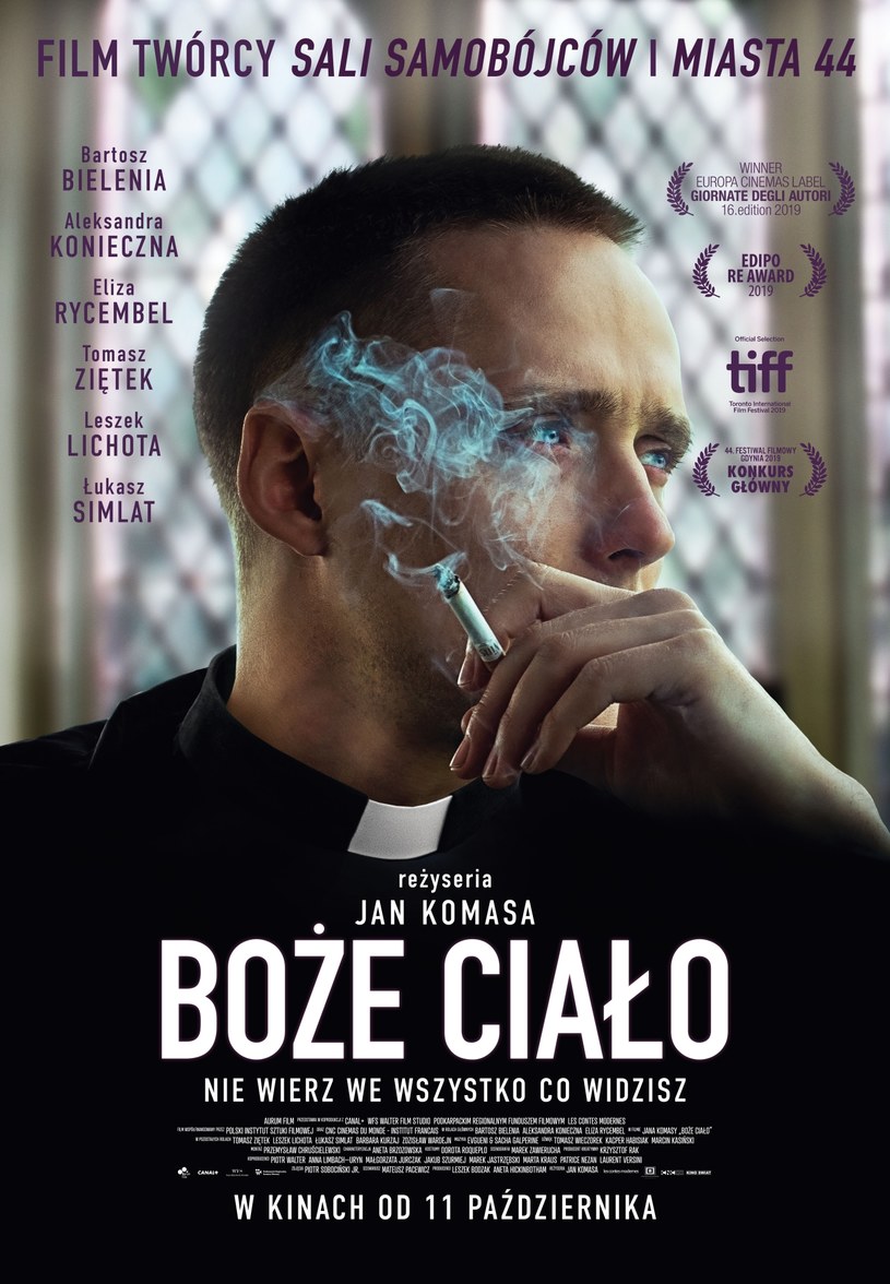 Prezentujemy nowy plakat "Bożego Ciała" - najnowszego filmu Jana Komasy, twórcy przebojów "Miasto 44" i "Sala samobójców. Film w kinach od 11 października