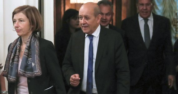 Francuski minister spraw zagranicznych Jean-Yves Le Drian oświadczył, że "nadszedł czas", by "zmniejszyć nieufność w relacjach z Rosją". Wypowiedź padła w Moskwie, gdzie odbywa się spotkanie szefów MSZ i ministerstw obrony obu krajów.