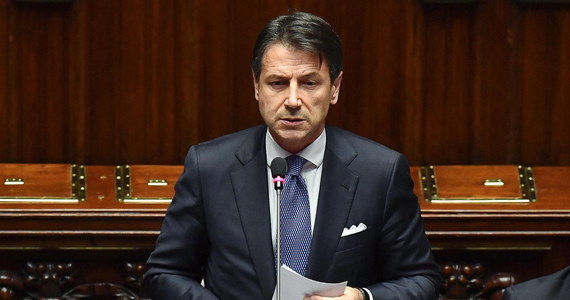 ​Nowy włoski rząd Giuseppe Contego otrzymał w poniedziałek wotum zaufania w Izbie Deputowanych. Gabinet został powołany przez Ruch Pięciu Gwiazd i centrolewicową Partią Demokratyczną po upadku poprzedniej koalicji. Burzliwej debacie towarzyszył wiec opozycji.