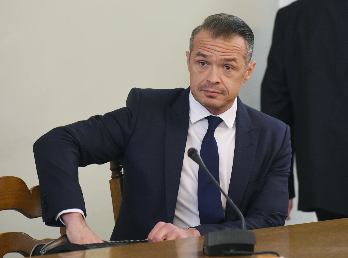 Sławomir Nowak w sądzie wykaże, że jego składane na Ukrainie oświadczenia majątkowe są prawdziwe - w ten sposób Państwowa Agencja Dróg Ukrainy, na której czele stoi Nowak, odniosła się do sprawy tych dokumentów. Ukraiński odpowiednik CBA zarzucił byłego ministrowi polskiego rządu podanie nieprawdy w oświadczeniach majątkowych za lata 2016-18.