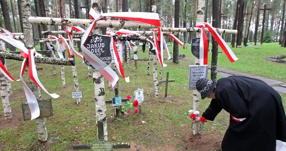 Strona polska wystąpiła drogą oficjalną do MSZ Federacji Rosyjskiej o udzielenie szczegółowych informacji nt. zakresu i miejsca planowanych w Miednoje prac ekshumacyjnych - napisało MSZ w oświadczeniu przesłanym Onetowi. To reakcja na informację, że na terenie wielkiego kompleksu pamięci, gdzie pochowanych jest ponad 6300 zamordowanych przez NKWD polskich oficerów, Rosjanie planują masowe ekshumacje.