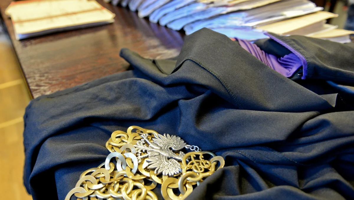 Do olsztyńskiego Sądu Rejonowego wpłynął wobec Macieja Nawackiego pozew sędziego z Sulęcina, który twierdzi, że wybór Nawackiego do KRS jest nieważny, bo jego kandydatury nie poparła wymagana liczba sędziów. Sędzia chce też zabezpieczenia dowodu w postaci listy sędziów popierających Nawackiego, przechowywanej w Kancelarii Sejmu.